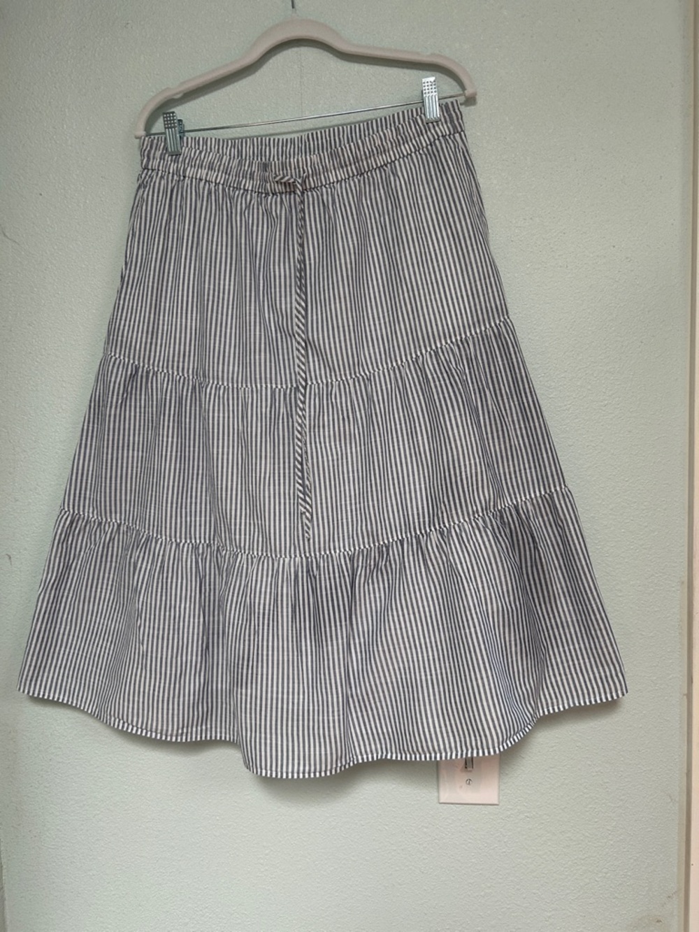 TALBOTS Striped Tiered Midi Skirt in Navy and White Petite L